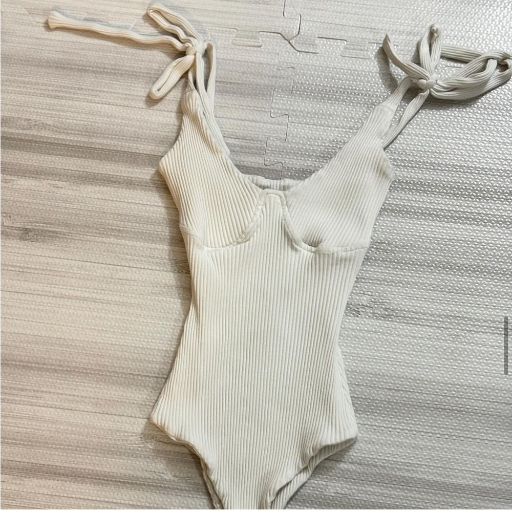 Princess Polly One Piece Top w/Tied Ribbons Sleeves